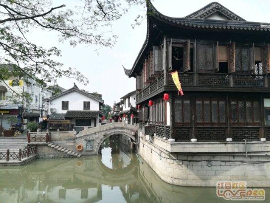 任城区李营街道开展退役军人公益岗重温军人誓词活动